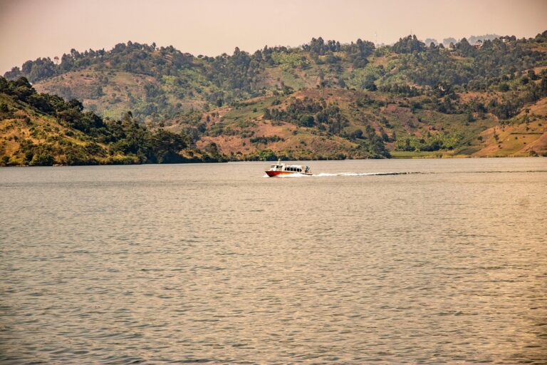 lake-7345240_1920