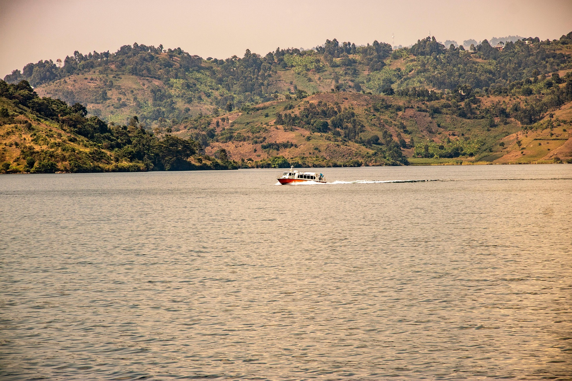 Kigali & Lake Kivu Escape: 6-Day Rwanda City, Nature & Lakeside Getaway